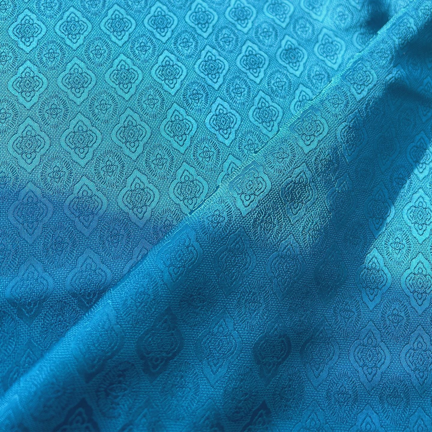 Rayon Jacquard Fabric, Thorn-Floral Cloth for Qipao & Shirts