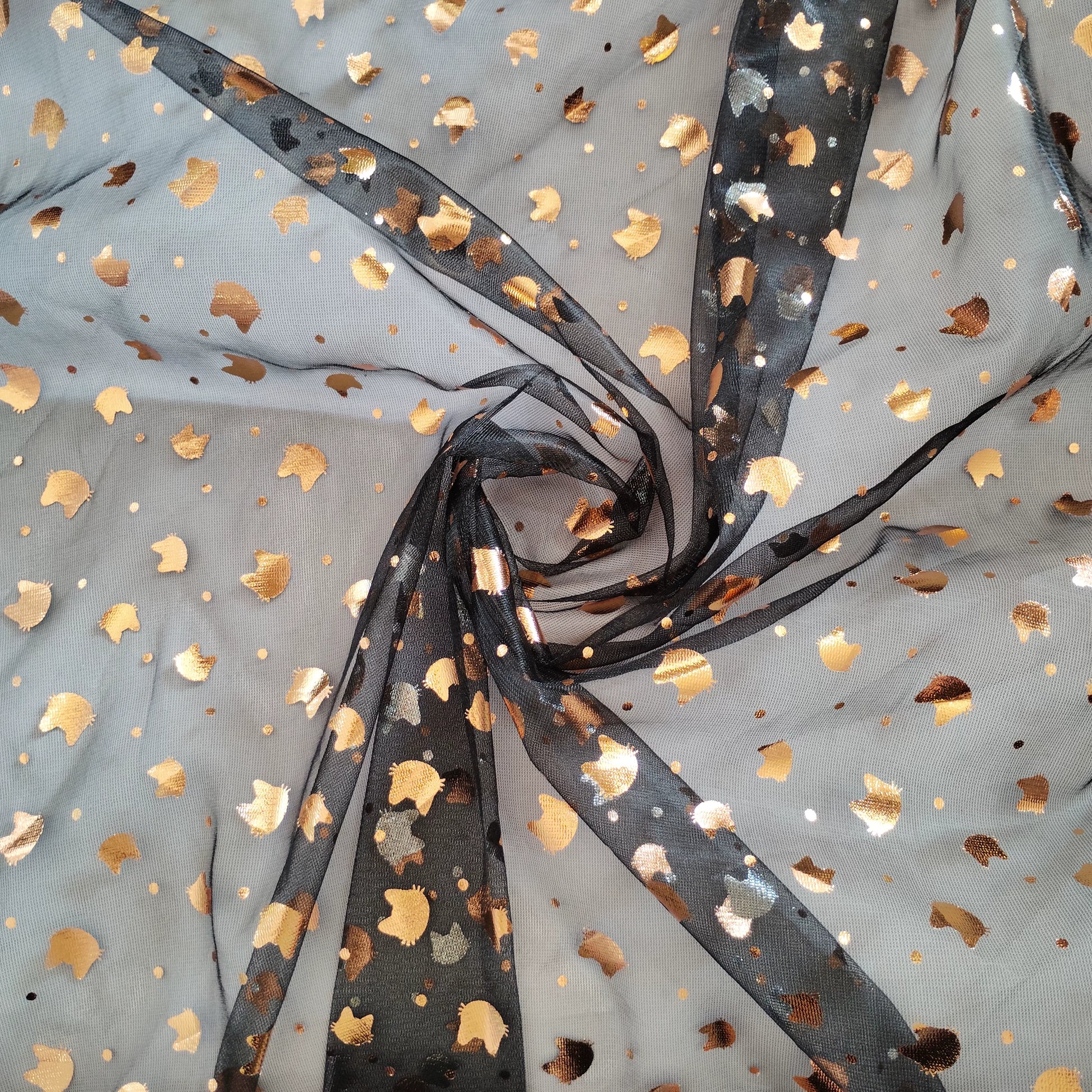 Halloween Foil Spiderweb Mesh, Sheer Net Fabric for Party Decor - Cat Head
