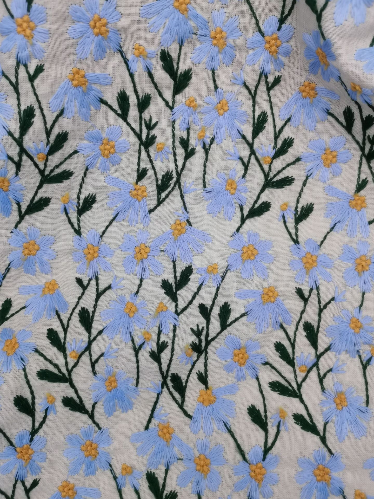 Daisy Embroidered - 1