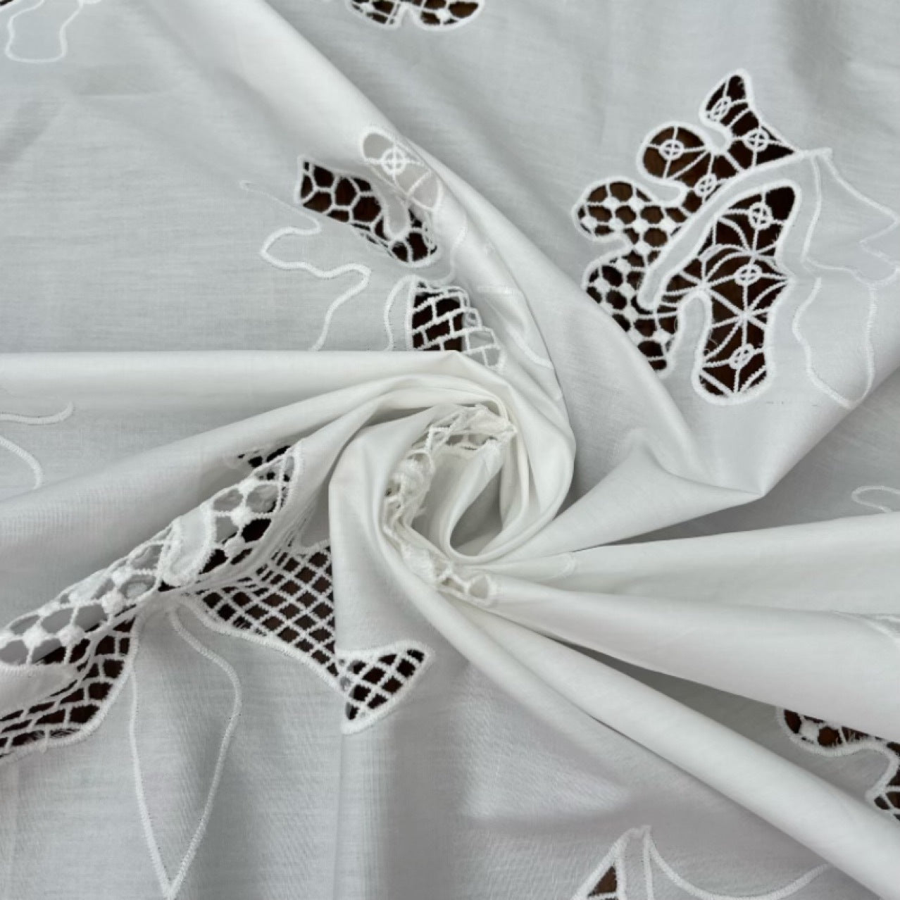 100% Cotton Embroidered Fabric, 200 g/m², 140 cm Wide, for Shirts, Jackets & Craft - White