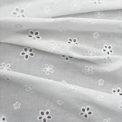 100% Cotton Cutwork Embroidery Fabric, 180 g/m², 130 cm Wide, for Shirts, Curtains & Dresses