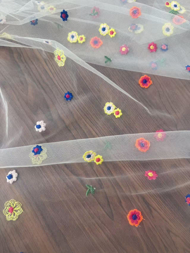 Polyester Mesh Fabric with Chrysanthemum Embroidery, 100 g/m², 135 cm Wide, for Kids' Dresses, Lolita & Craft - White