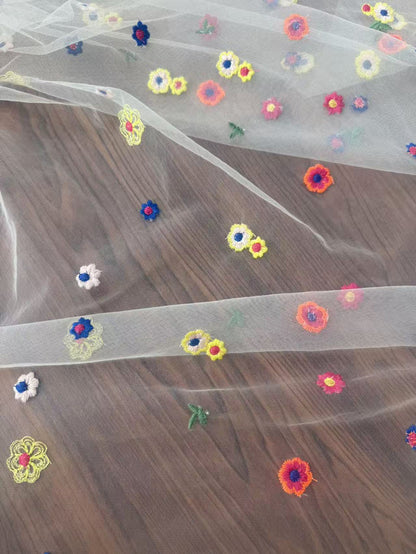 Polyester Mesh Fabric with Chrysanthemum Embroidery, 100 g/m², 135 cm Wide, for Kids' Dresses, Lolita & Craft - White
