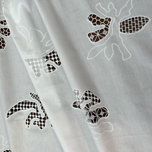 100% Cotton Embroidered Fabric, 200 g/m², 140 cm Wide, for Shirts, Jackets & Craft